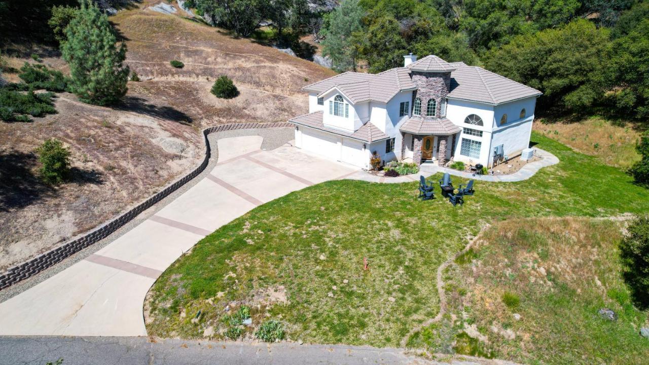 Mountain Majesty With Hot Tub, Pool Table, Generator, Ev Hookup Villa Oakhurst Ngoại thất bức ảnh