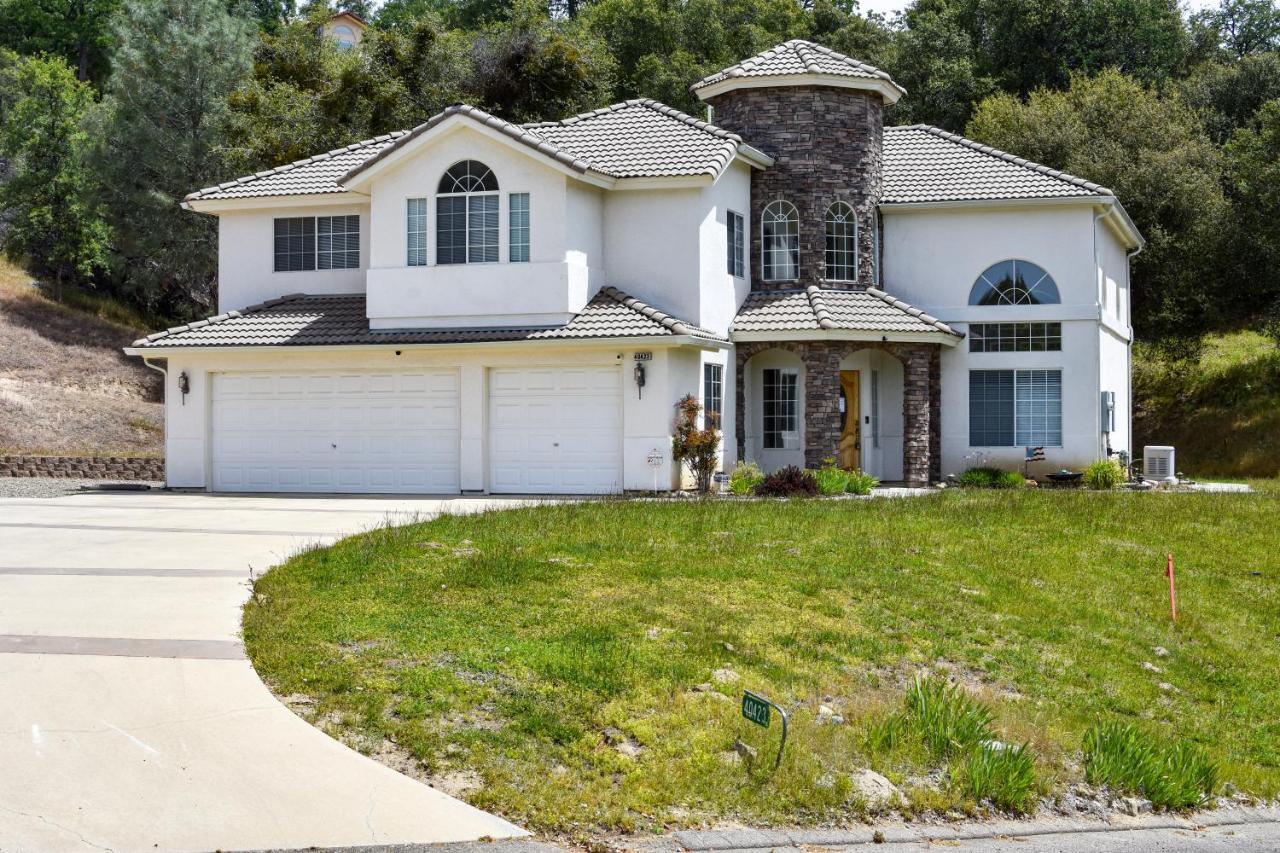 Mountain Majesty With Hot Tub, Pool Table, Generator, Ev Hookup Villa Oakhurst Ngoại thất bức ảnh